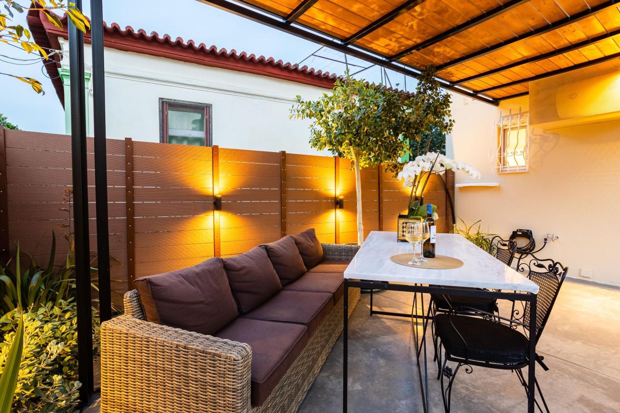 Villy'S Comfort Zone Apartments Calamata Exterior foto