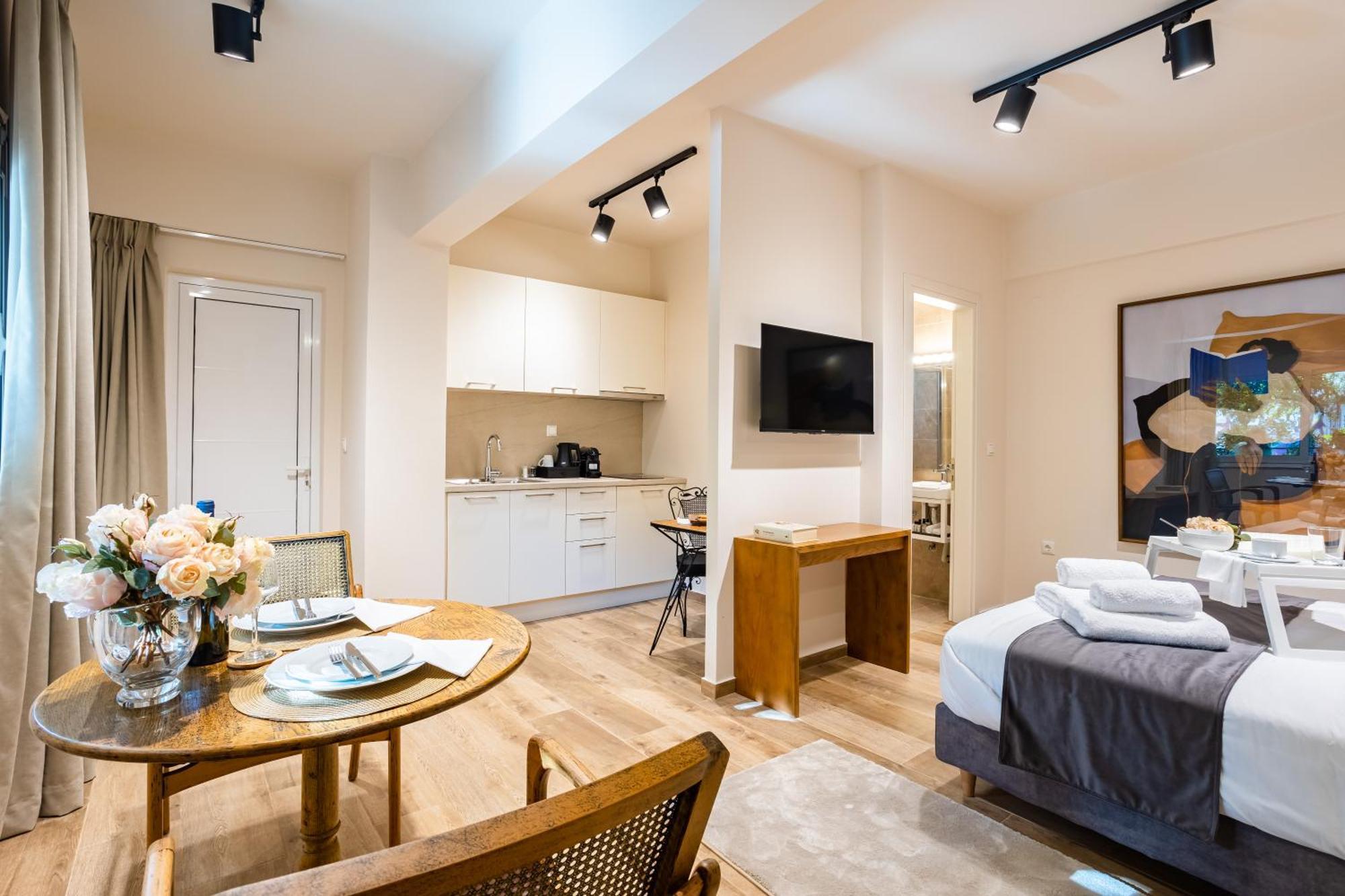 Villy'S Comfort Zone Apartments Calamata Exterior foto